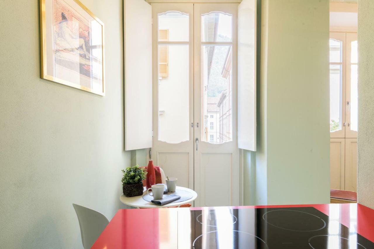 Duomo Luxury Suite - By Myhomeincomo Exterior photo