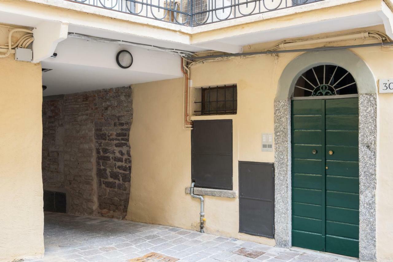 Duomo Luxury Suite - By Myhomeincomo Exterior photo